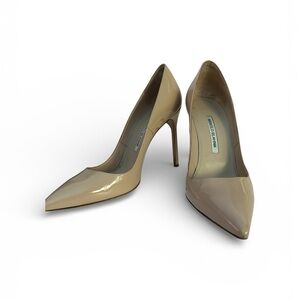 Manolo Blahnik Beige Patent Heels